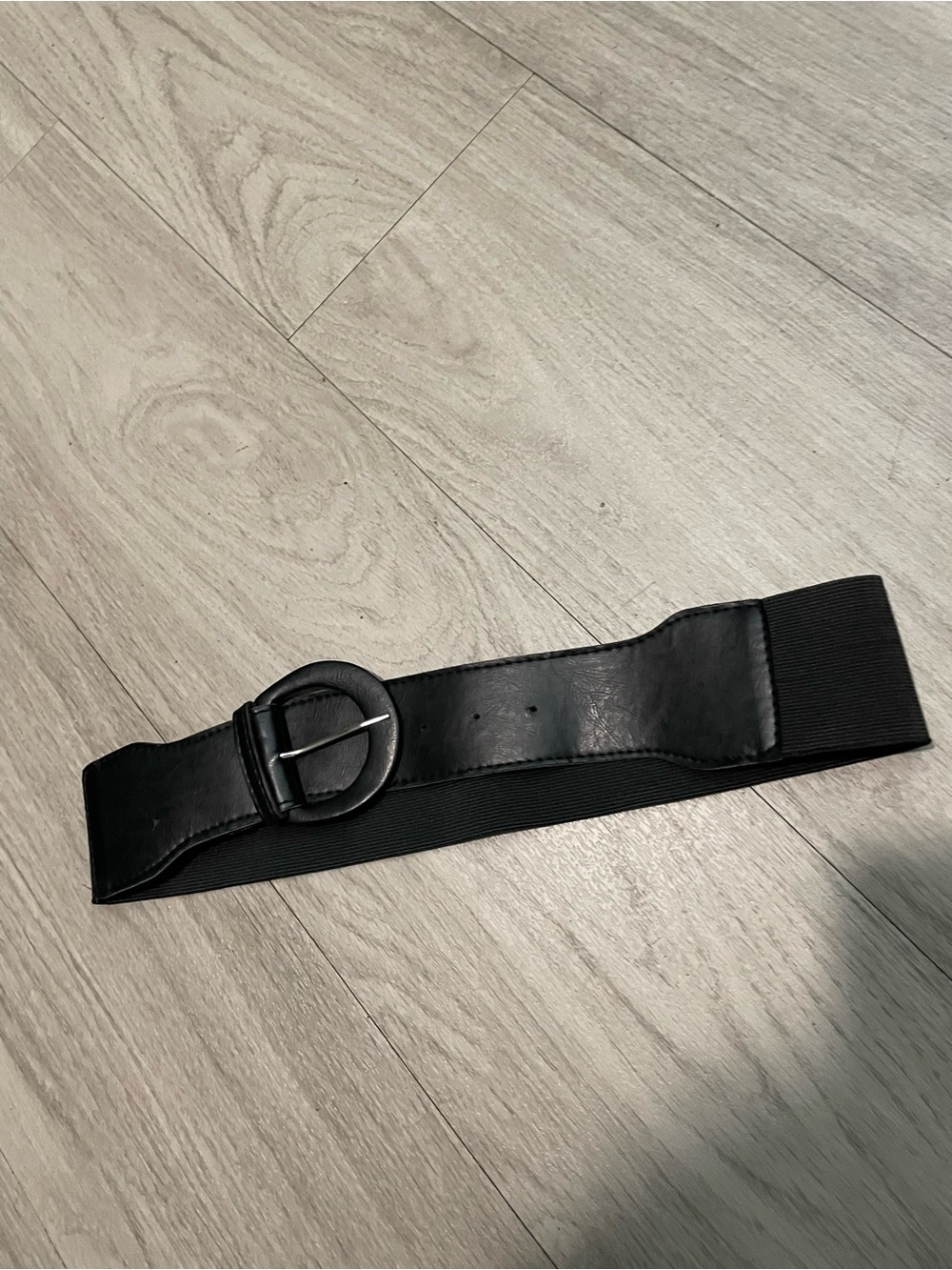 Women’s Black Stretch pLeather Belt with Round Buckle